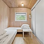 4 Bedroom Pet Friendly In *