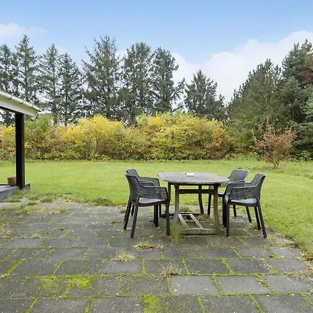 4 Bedroom Pet Friendly In