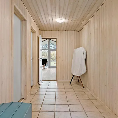 4 Bedroom Pet Friendly In