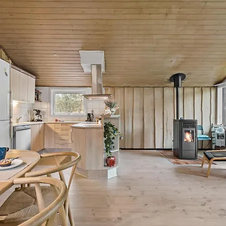 4 Bedroom Pet Friendly In