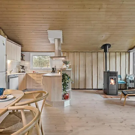 4 Bedroom Pet Friendly In