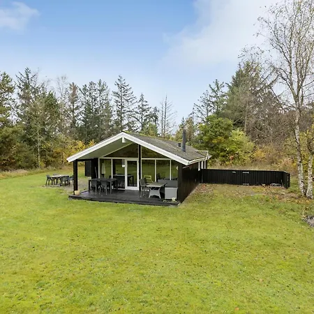 4 Bedroom Pet Friendly In Holiday home Bindslev