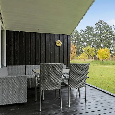 4 Bedroom Pet Friendly In Holiday home Bindslev