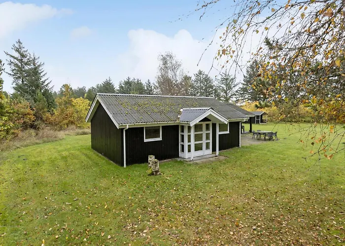 4 Bedroom Pet Friendly In *