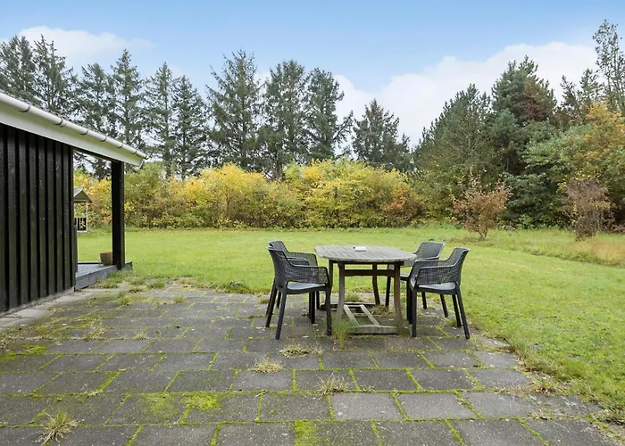 4 Bedroom Pet Friendly In