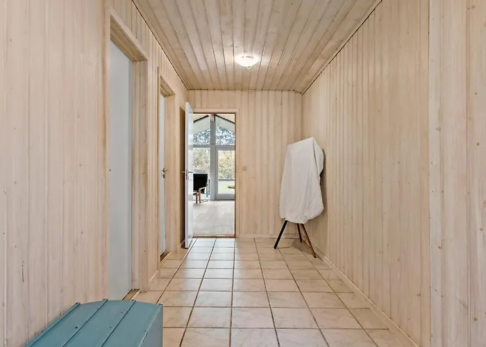 4 Bedroom Pet Friendly In